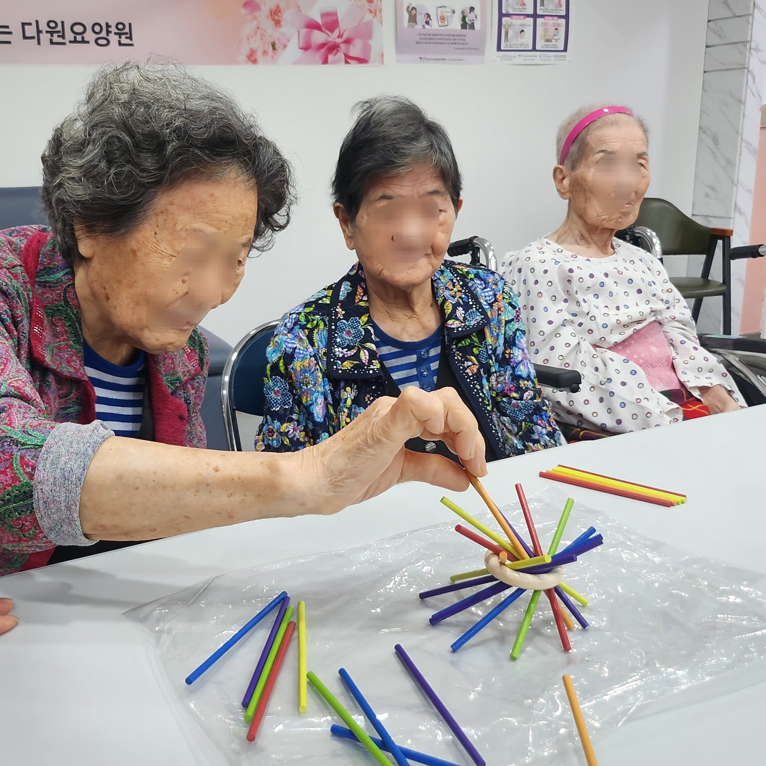 /user/d/dawonsilvercare/editor/2512/3c30e368bb6aeca3937e84f0df52a763_1764541709_3363.jpg 이미지크게보기