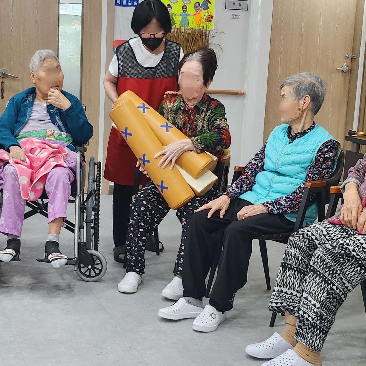 /user/d/dawonsilvercare/editor/2512/3c30e368bb6aeca3937e84f0df52a763_1764541748_581.jpg 이미지크게보기