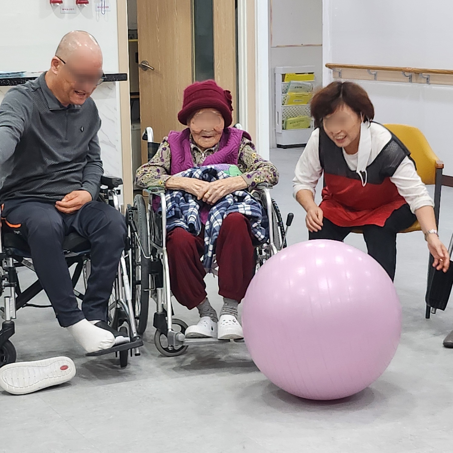 /user/d/dawonsilvercare/editor/2512/3c30e368bb6aeca3937e84f0df52a763_1764541748_8387.jpg 이미지크게보기