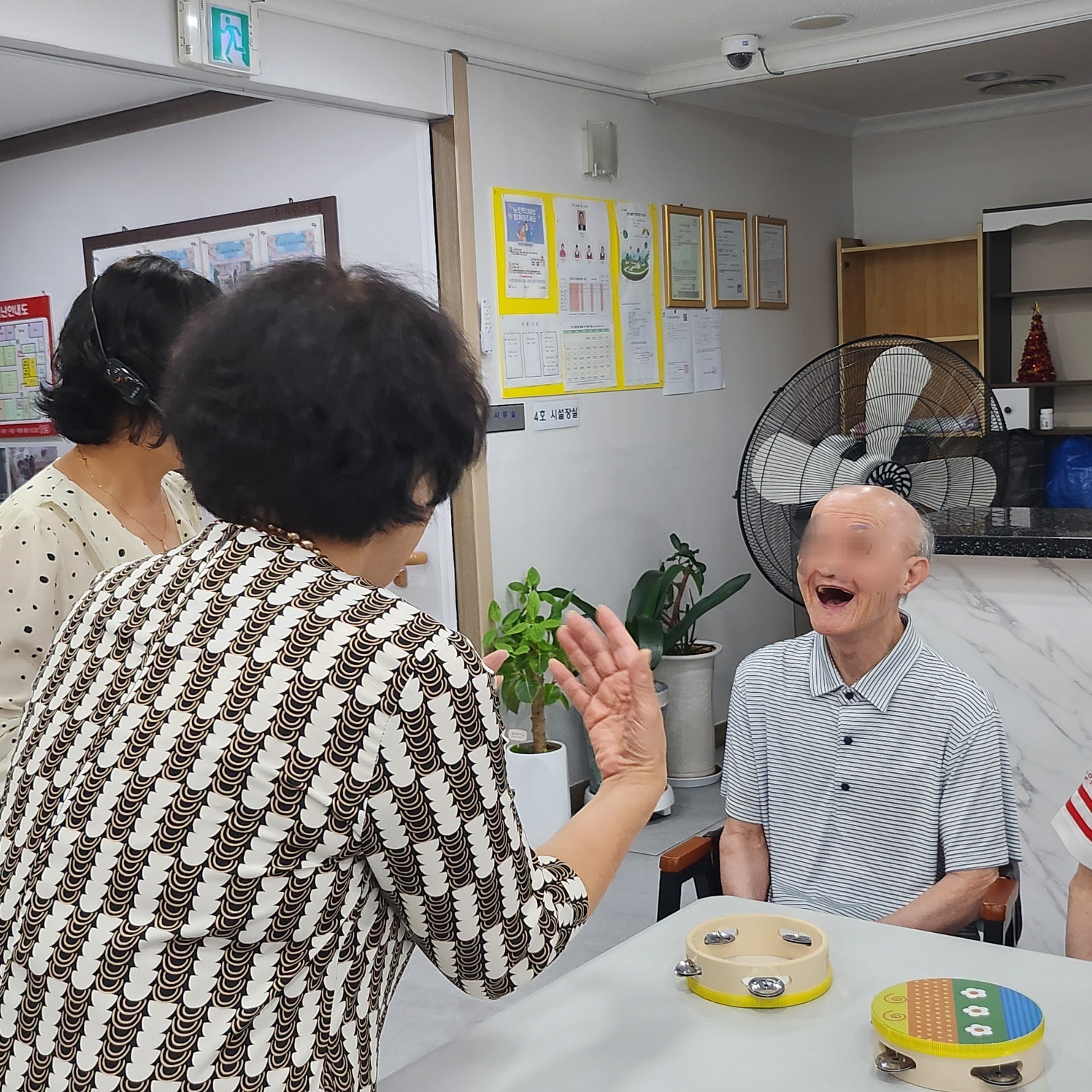 /user/d/dawonsilvercare/editor/2512/3c30e368bb6aeca3937e84f0df52a763_1764541955_9903.jpg 이미지크게보기